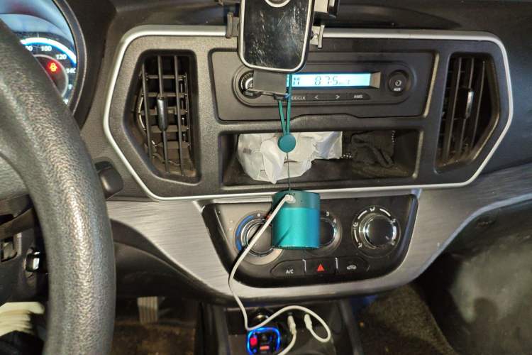 Used CHANGAN KAICHENG Ruixing M60 2023 1.5L GDI Comfort-Class Passenger Vehicle 6/7 Seats Audio And AC Panel