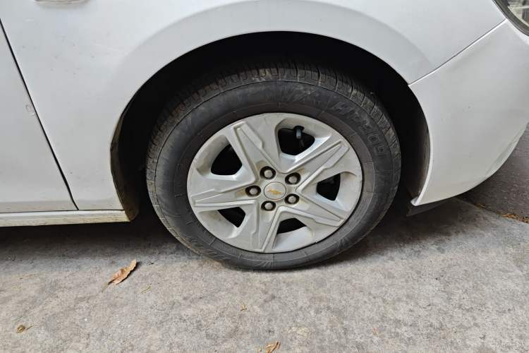 Used Chevrolet Cavalier 2016 1.5L Automatic Enjoyment Edition Right Front Wheel Hub