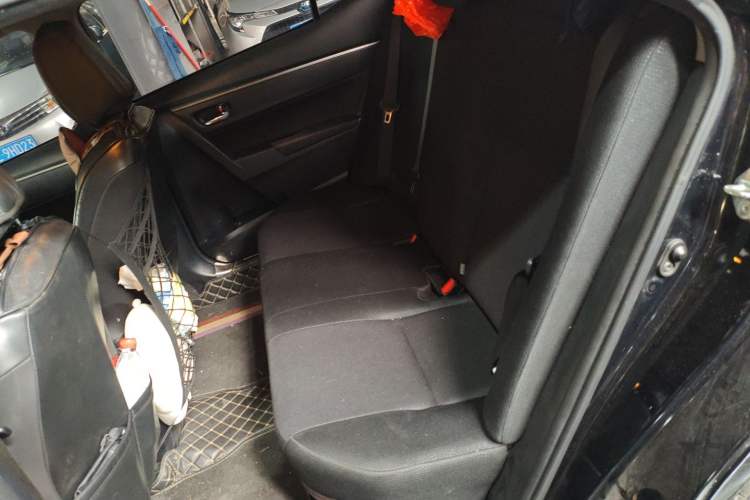 Used Toyota Levin 2016 Dual-Engine 1.8H GS E-CVT Elite Model with Sunroof