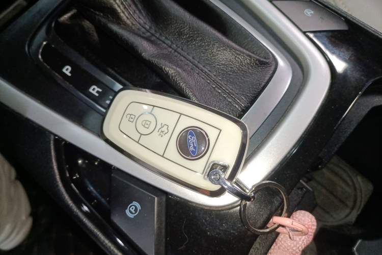 Used Ford Edge 2018 EcoBoost 245 Two-Wheel-Drive Titanium 5-Seater China V Standard