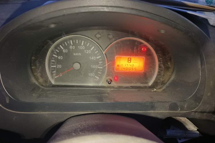 Used BAIC Weiwang 306 2011 1.3L base model 7 seats Odometer Close Up