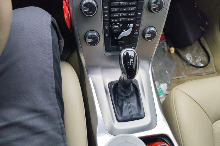 Used Volvo S80L 2014 2.0T T5 Intelligent Luxury Edition Gear Lever