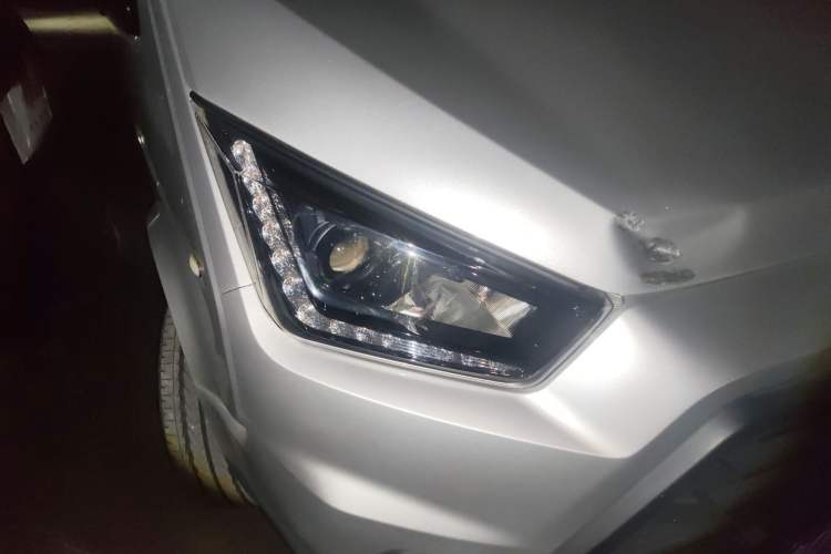 Used JMC Transit 2019 2.8T Commercial Version Long Wheelbase Mid-Roof 6-Seater Rear Single Tire China VI Emission Standard – JX493