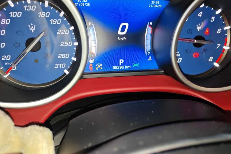 Used Maserati Ghibli 2017 3.0T Standard Edition Odometer Close Up