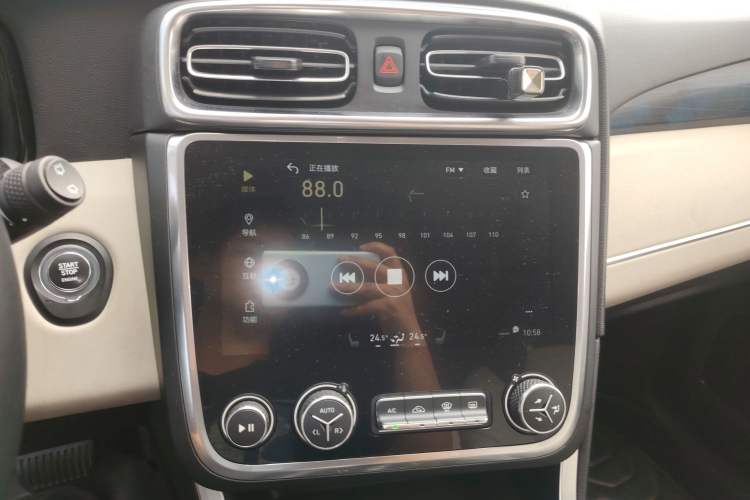 Used Lynk & Co 01 2017 2.0T Two-Wheel Drive Zhaopu Version
