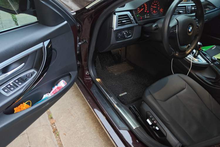 Used BMW 3 Series 2016 320Li Luxury Design Package
