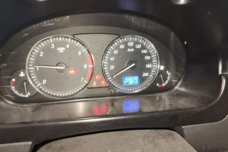 Used BAIC Weiwang M20 2014 1.5L Comfort Version BJ415B Odometer Close Up