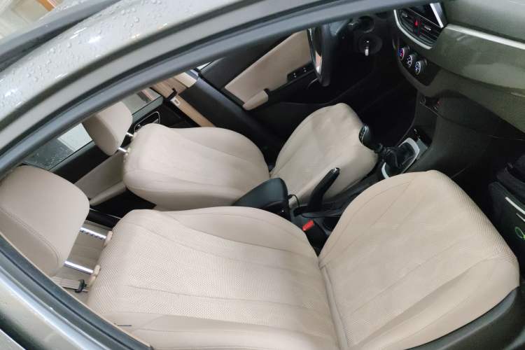 Used Baojun 310W 2017 1.5L Manual Comfort Version China VI Emission Standard