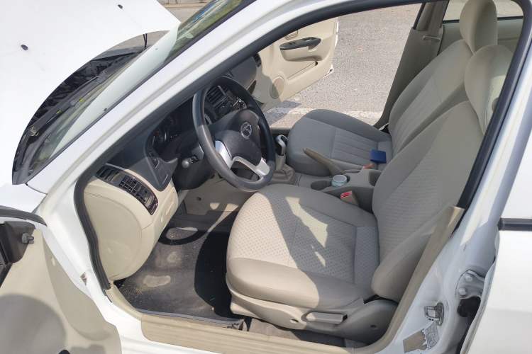 Used Soueast V3 Lingyue 2015 1.5L Manual Happiness Edition Driver Seat