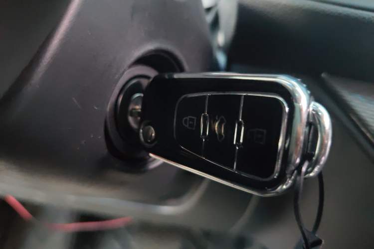 Used Roewe 360 2015 1.5L Automatic Luxury Edition
