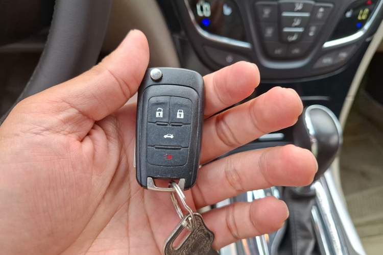 Used Buick Regal 2014 2.0L Elite Fashion Edition Vehicle Key