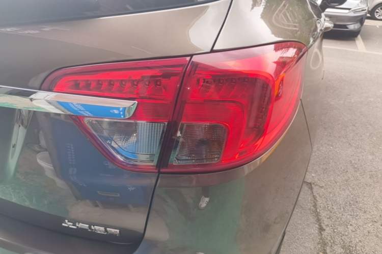 Used Buick Envision 2017 20T Two-Wheel Drive Luxury Model
