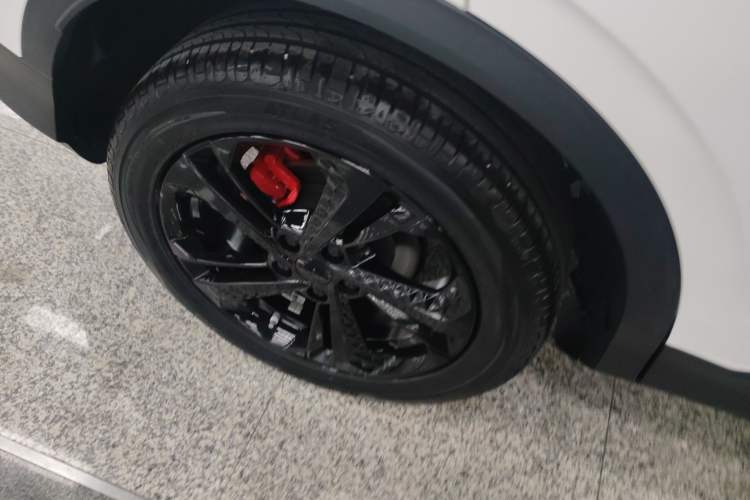 Used Geely Auto Coolray 2022 Bin Yue COOL 1.5TD DCT Ignite Edition Right Rear Wheel Hub