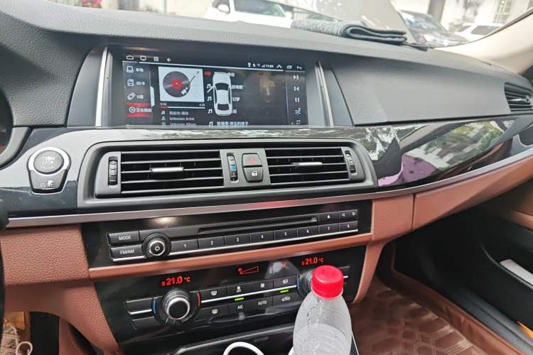 Used BMW 5 Series 2014 520Li Elegant Model
