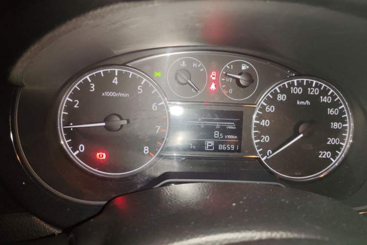 Used Nissan Tiida 2014 1.6L CVT Smart Model