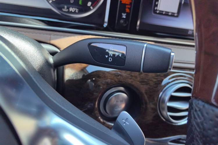 Used Mercedes-Benz S-Class 2014 S 320 L Business Model