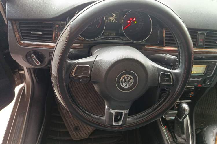 Used Volkswagen Bora 2013 1.4T Automatic Luxury Model Steering Wheel