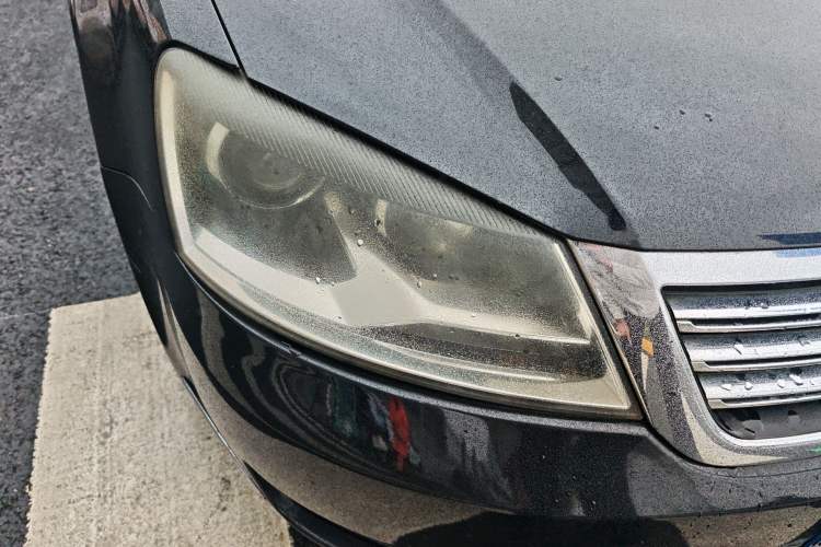 Used Volkswagen Passat 2009 1.8T Automatic Luxury Edition Right Front Headlight