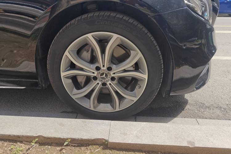 Used Mercedes-Benz E-Class 2020 E 300 L Sporty and Stylish Model