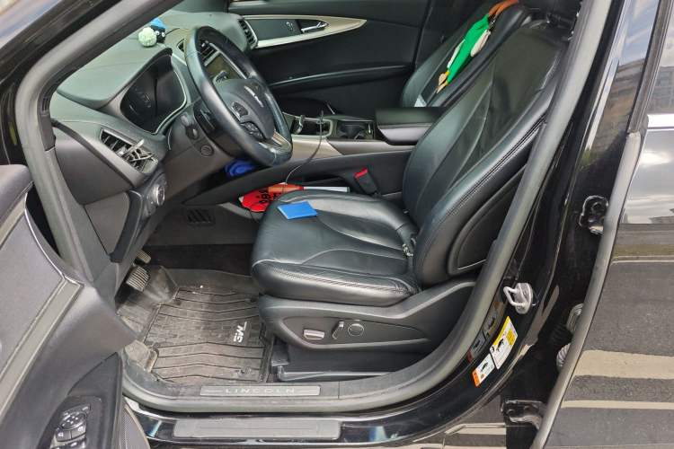 Used Lincoln MKX 2015 2.0T Two-Wheel Drive Deluxe Edition