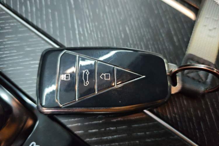 Used Venucia V 2021 260T Idol Edition
