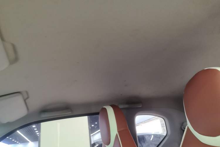 Used Wuling Hongguang MINIEV 2022 Macaron Premium Model – Lithium Iron Phosphate Headliner