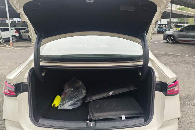 Used BYD Seal 06 New Energy 2026 DM-i Ultra-Enjoyment 128KM Luxury Edition Trunk