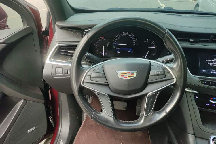 Used Cadillac XT5 2018 28E Four-Wheel Drive Tech Version