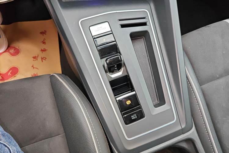 Used Volkswagen Golf 2023 Facelift 280TSI DSG R-Line Lite
