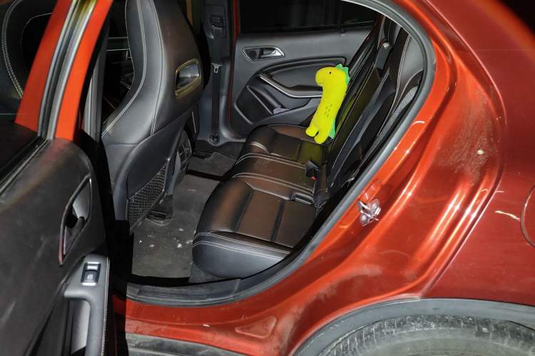 Used Mercedes-Benz GLA 2018 GLA 200 Fashion Model Left Rear Seat