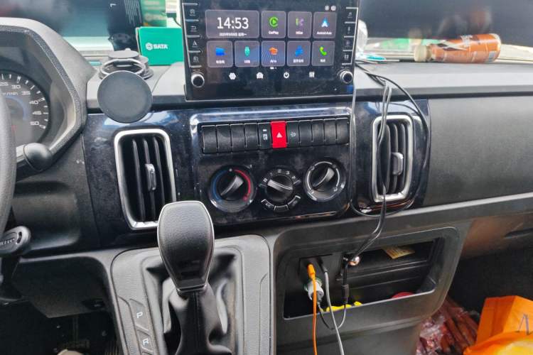 Used Iveco Daily 2023 2.5T A37M1 Multi-Purpose Passenger Vehicle Long Wheelbase Mid-Roof Design Dual Side Sliding Doors Automatic Transmission
