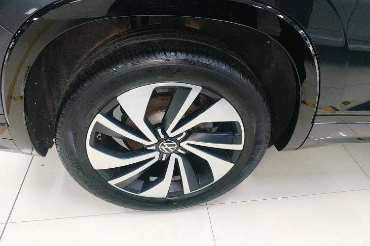 Used Volkswagen Tayron X 2023 330TSI Two-Wheel-Drive Prestige High-Energy Version Exterior 5