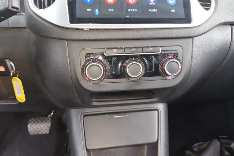 Used Volkswagen Tiguan 2015 1.8TSI Automatic Two-Wheel Drive Trend Edition Audio And AC Panel