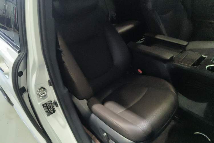 Used Toyota Granvia 2024 2.5L Hybrid Prestige PLUS Four-Wheel Drive Version