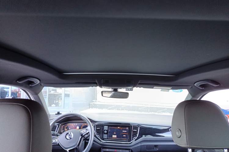 Used Volkswagen T-ROC 2020 280TSI DSG Two-Wheel-Drive Luxury Version Headliner