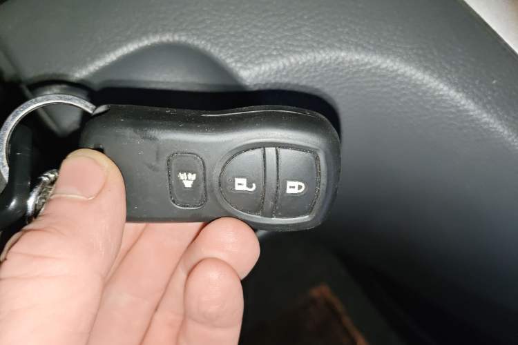 Used Nissan NV200 2011 1.6L 232 Seats Zunya Trim
