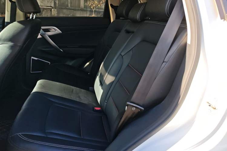 Used Geely Auto Emgrand X7 Sport 2018 1.8TD Automatic Two-Wheel Drive Smart Connect 4G Internet Edition