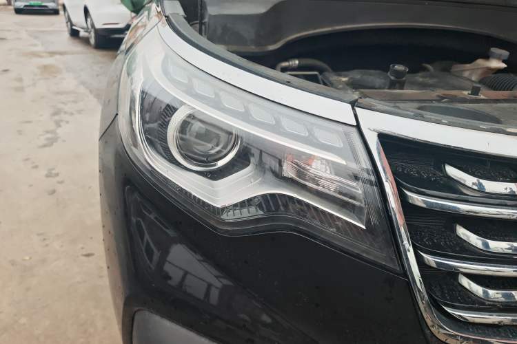 Used Kia Sportage R 2019 2.0L Automatic Smart Luxury Edition Right Front Headlight