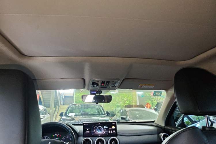 Used Wey VV5 2020 1.5T Two-Wheel Drive Color Pioneer Headliner