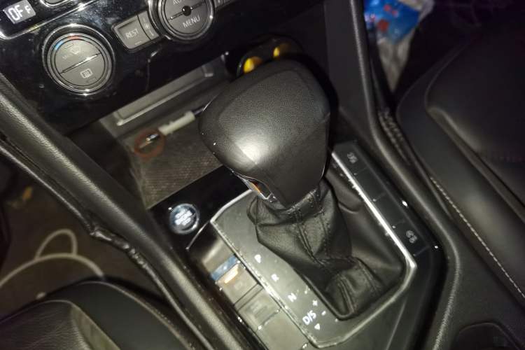 Used Volkswagen Tiguan L 2019 330TSI Automatic Two-Wheel Drive Panoramic Comfort Edition China VI Standard