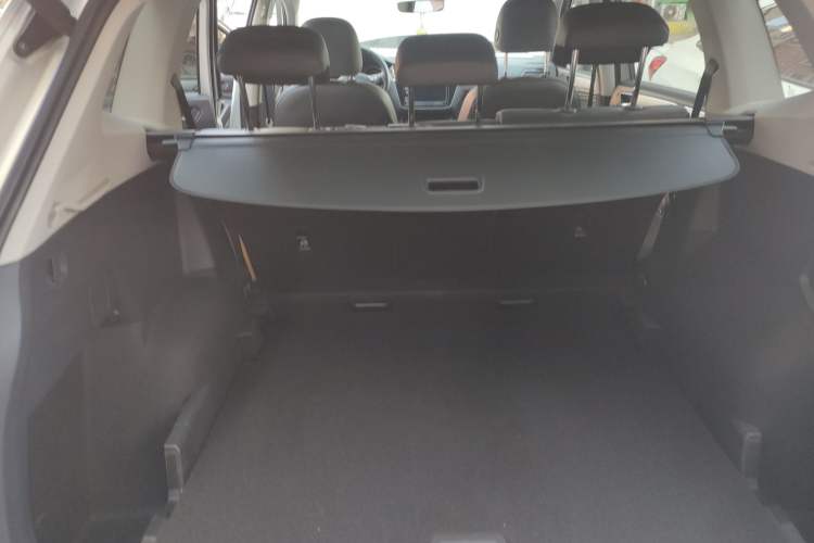 Used Volkswagen Tiguan L 2019 330TSI Automatic Two-Wheel Drive Smart Luxury Version China V Emission Standard