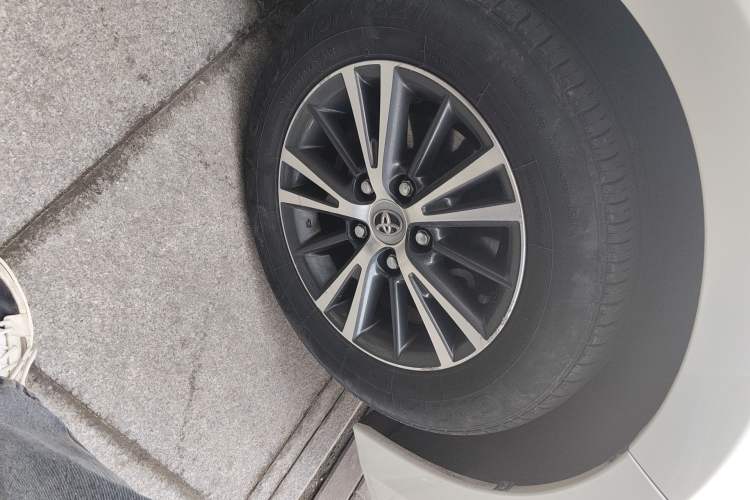 Used Toyota Levin 2014 1.6G CVT Elite Edition Right Front Wheel Hub