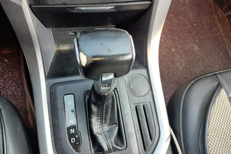 Used SAIC MAXUS T60 2017 2.8T Diesel Automatic 2WD High-Ride Comfort Plus Long-Body Emission Standard V