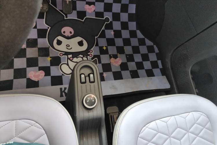 Used Wuling Hongguang MINIEV 2022 Macaron Colorful Edition Lithium-Ion Battery Gear Lever