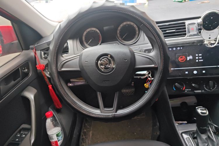 Used Skoda Rapid Spaceback 2018 1.6L Automatic Standard Edition Steering Wheel