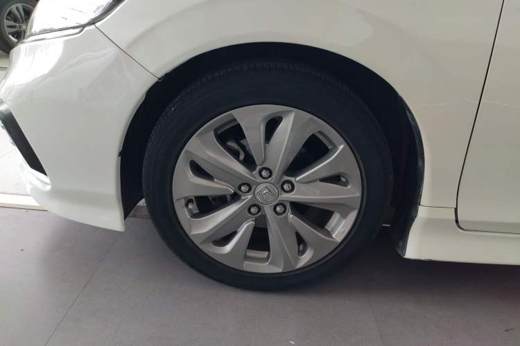 Used Honda Jade 2017 1.8L automatic Comfort version 5 seats
