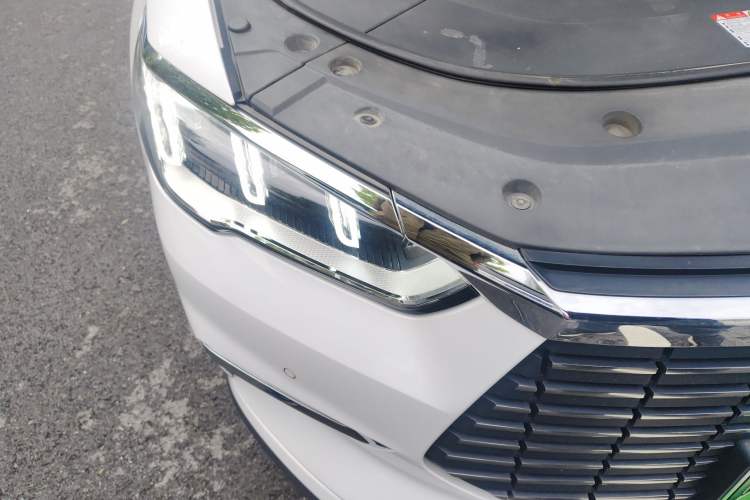 Used BYD Song Pro New Energy 2019 EV High-Power Long-Range Flagship Model Right Front Headlight
