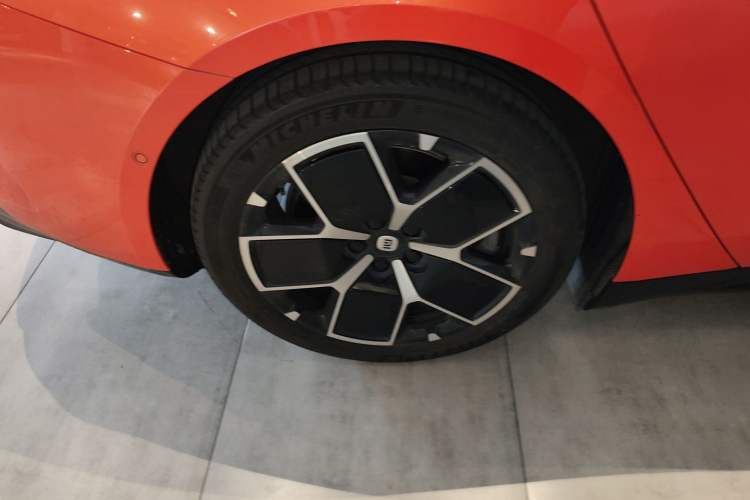 Used Xiaomi Auto SU7 2024 Rear-Drive Long-Range Intelligent Driving Version