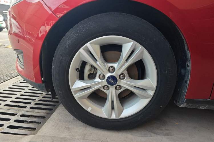 Used Ford Focus 2017 Hatchback 1.6L Automatic Comfort Plus SmartDrive Edition Left Front Wheel Hub