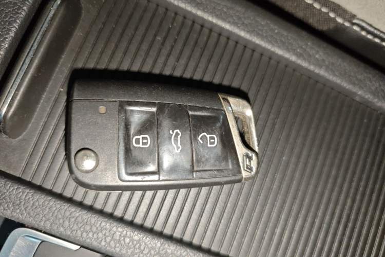 Used Volkswagen Golf 2017 280TSI Automatic R-Line Million-Vehicle Commemorative Edition